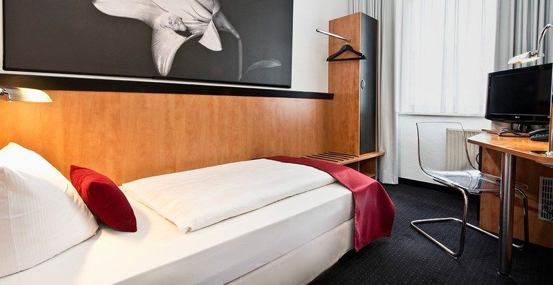 Max Brown Hotel Midtown, Part Of Sircle Collection Düsseldorf Eksteriør billede